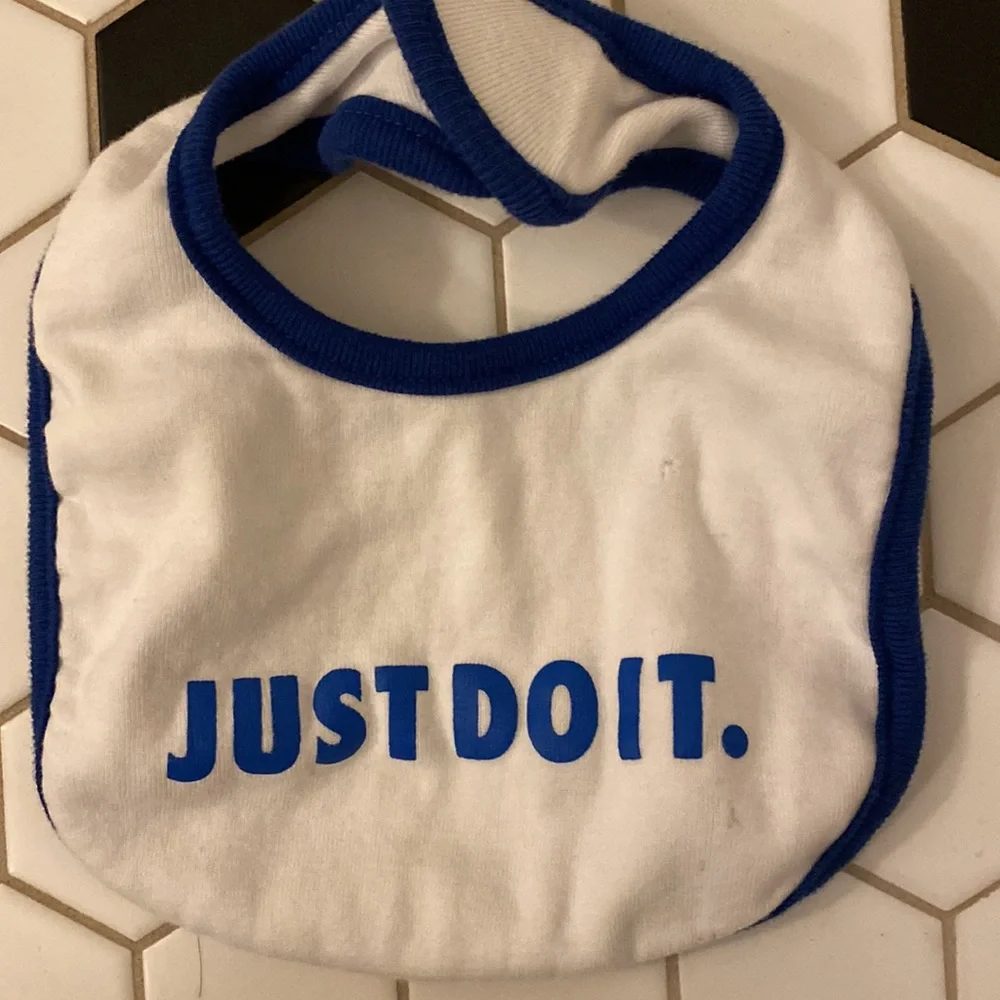 NIKE | SET OF 2 BIBS
